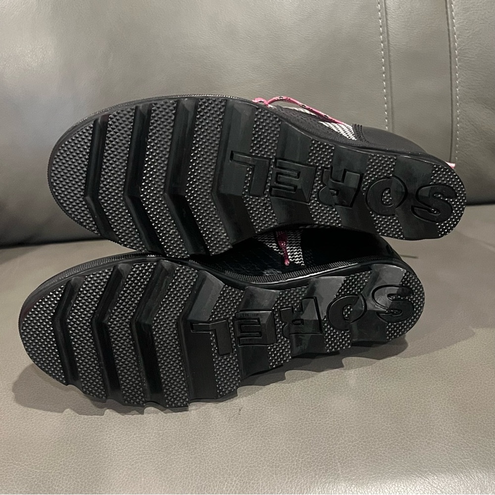 Sorel Black and Pink Houndstooth Combat Boots - Picture 7 of 14